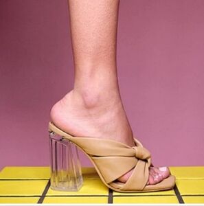 Deltan Kira Puffy Leather Square Toe Sandals